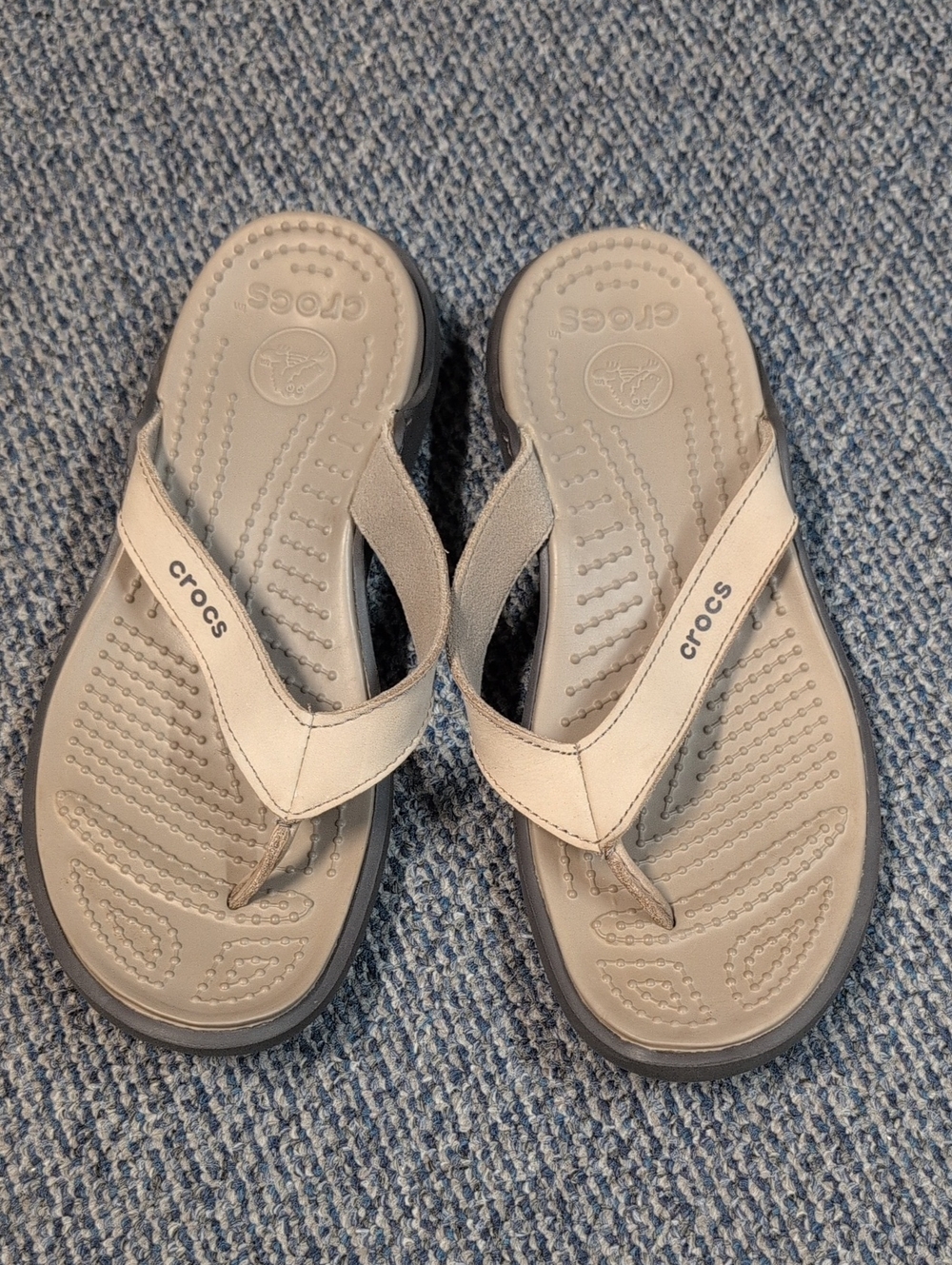 CROCS Women's Light Tan Flip Flop Thong  Sandals Size 7